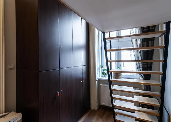Urban Hostel *